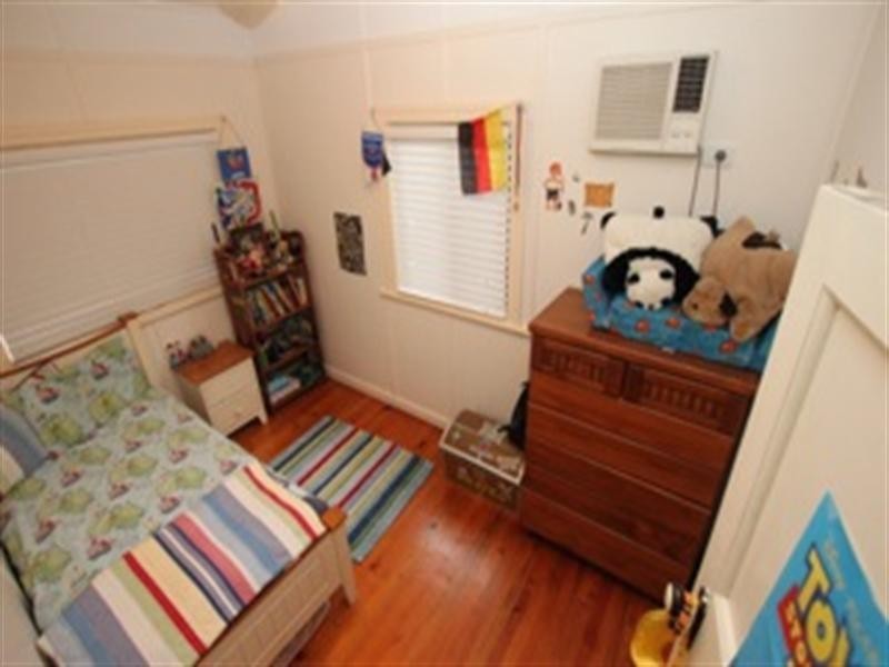 18 Cairns Street, The Range QLD 4700