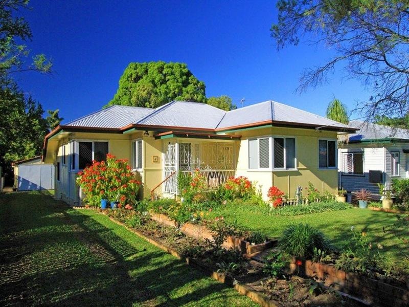 4 Wackford Street, Park Avenue QLD 4701