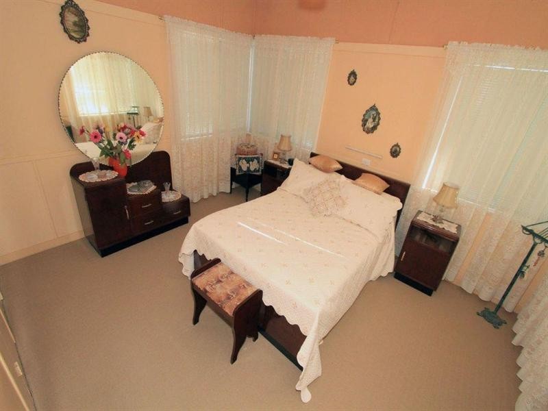 4 Wackford Street, Park Avenue QLD 4701