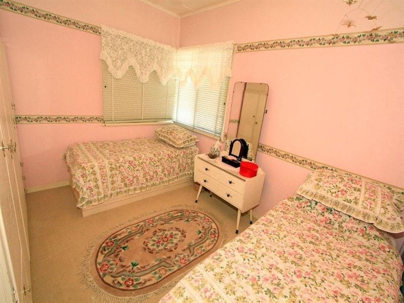 4 Wackford Street, Park Avenue QLD 4701