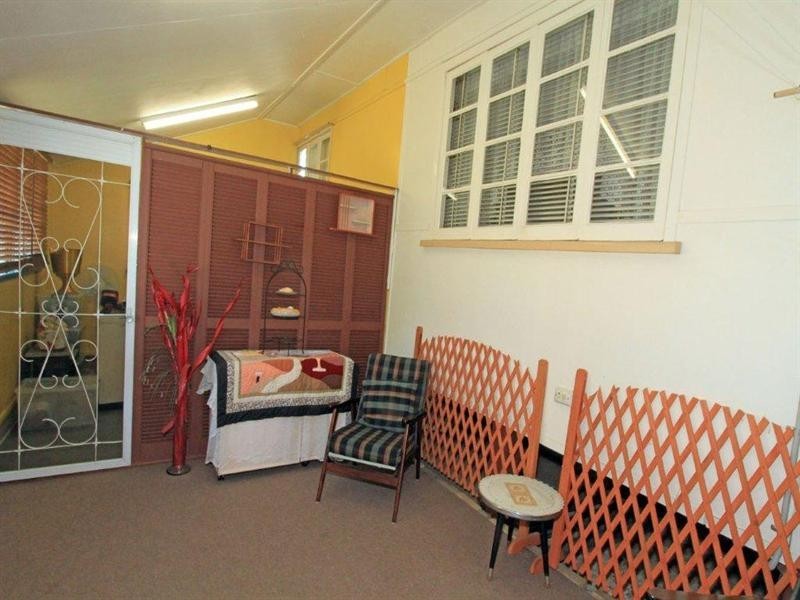 4 Wackford Street, Park Avenue QLD 4701