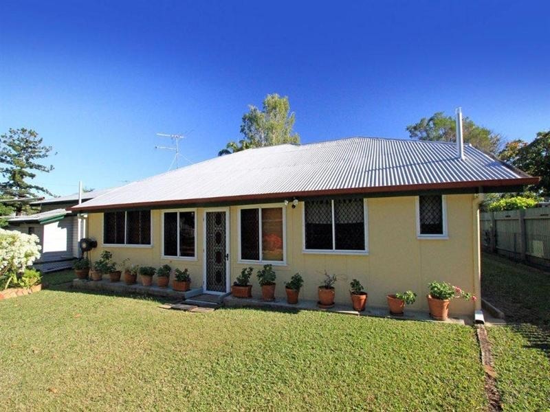 4 Wackford Street, Park Avenue QLD 4701