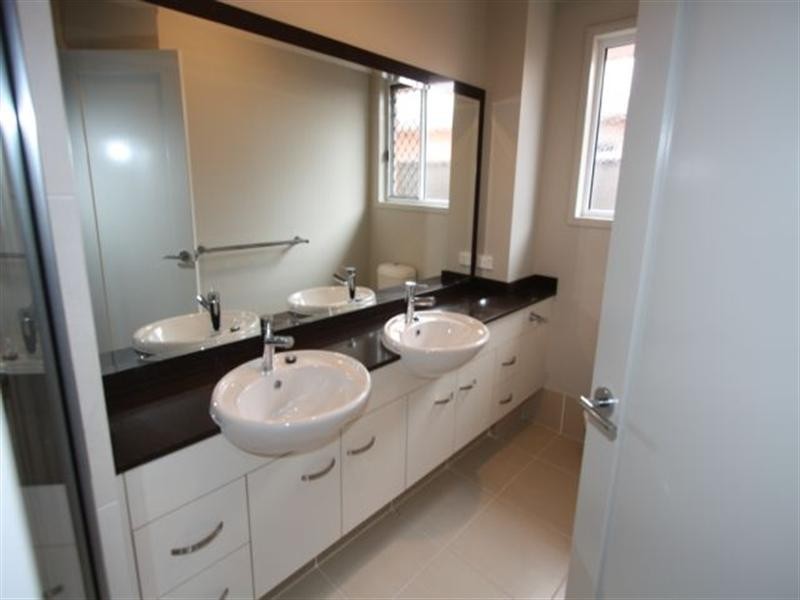 163 Elphinstone Street, Berserker QLD 4701