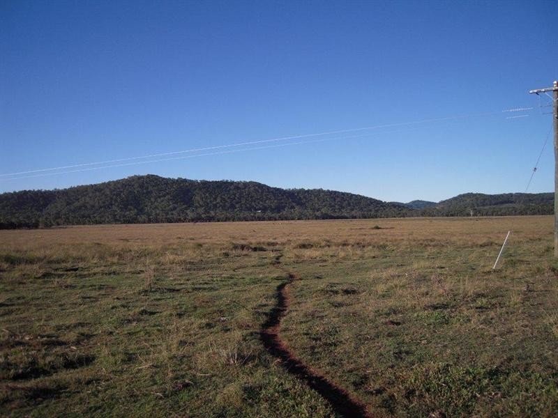 1863 Old Byfield Road, Lake Mary QLD 4703