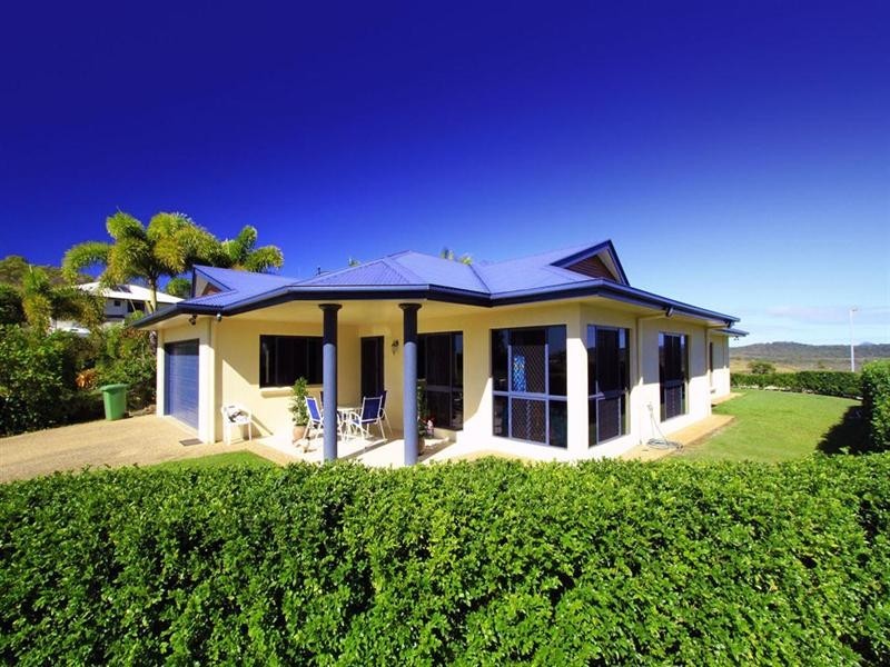 2 Paradise Way, Emu Park QLD 4710