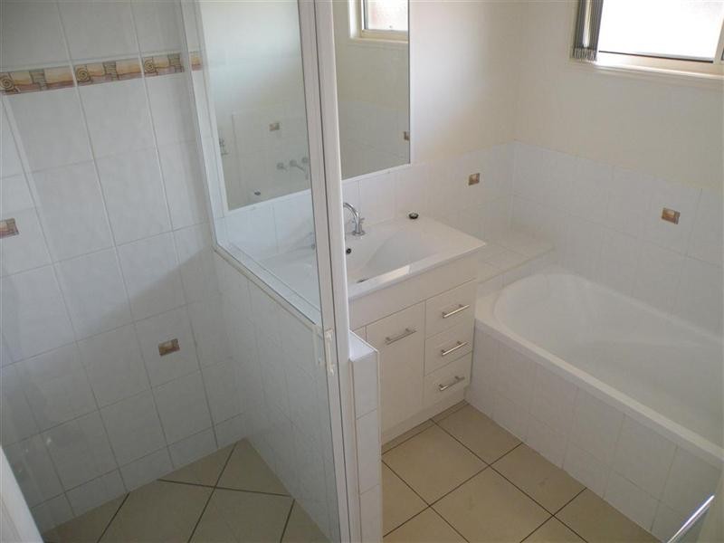 11 Isabel Court, Gracemere QLD 4702