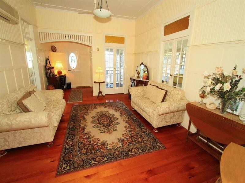 62 Cambridge Street, The Range QLD 4700