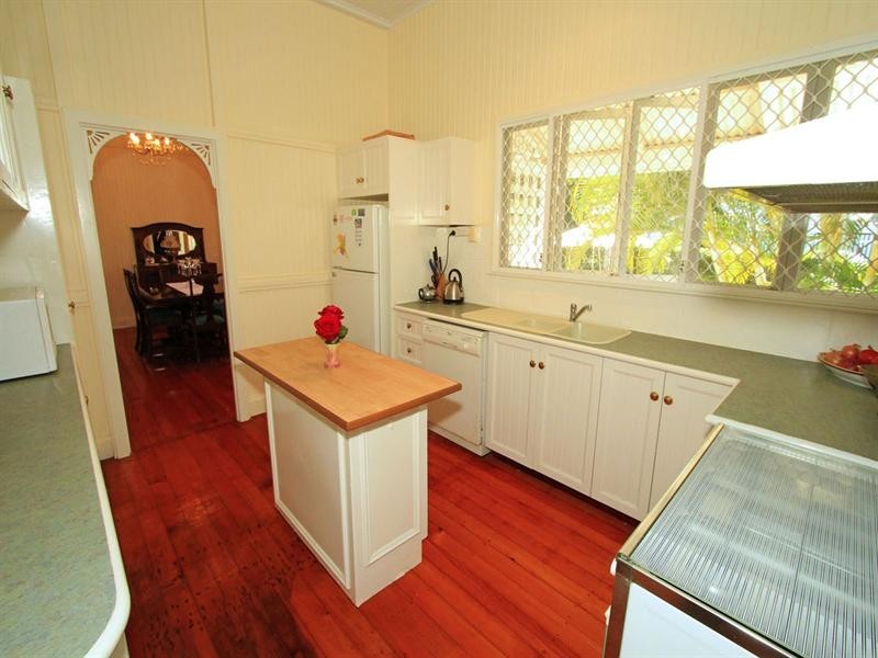 62 Cambridge Street, The Range QLD 4700