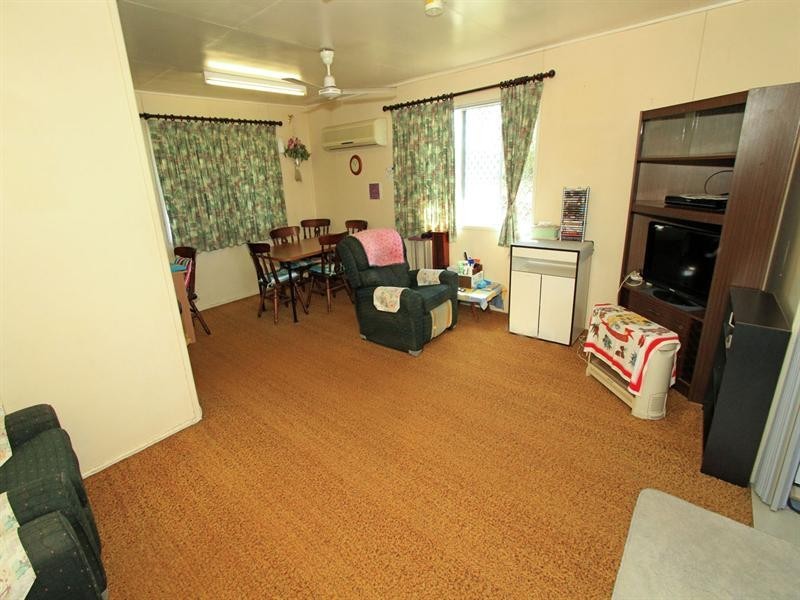 23 Symons Street, Park Avenue QLD 4701