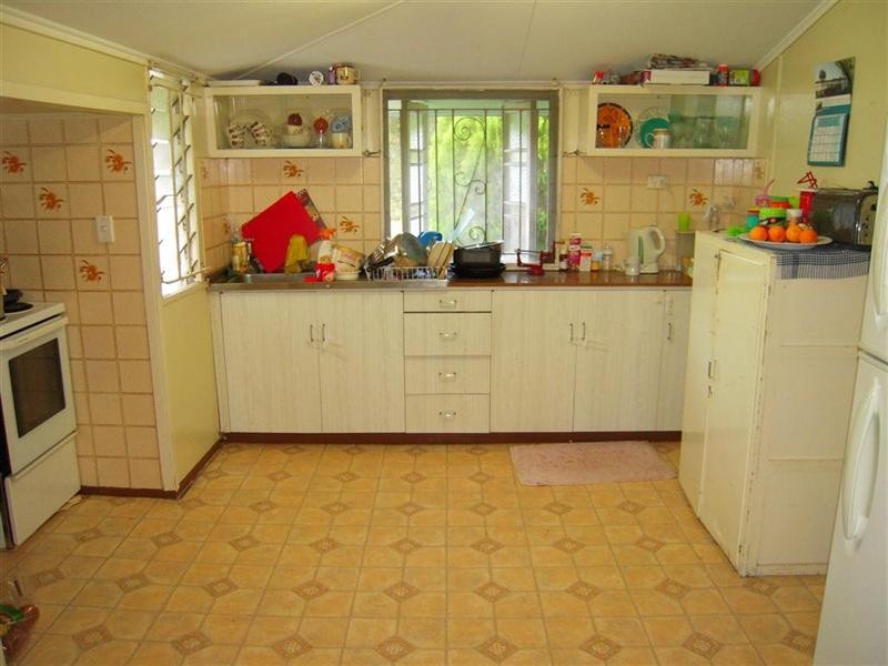 64 Main Street, Park Avenue QLD 4701