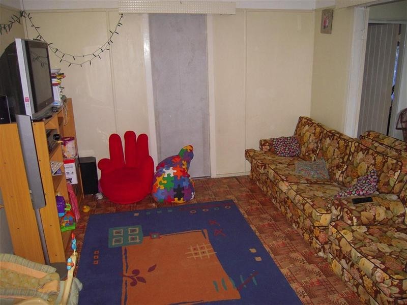 64 Main Street, Park Avenue QLD 4701