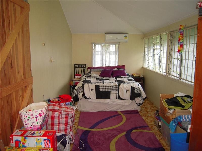 64 Main Street, Park Avenue QLD 4701