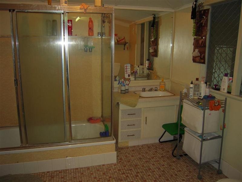 64 Main Street, Park Avenue QLD 4701