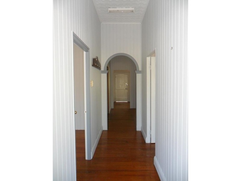 8 Jones Street, Wandal QLD 4700