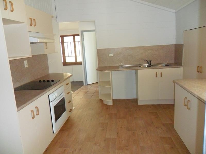 8 Jones Street, Wandal QLD 4700