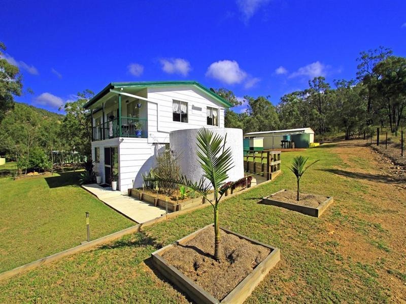 11 Albert Street, Stanwell QLD 4702