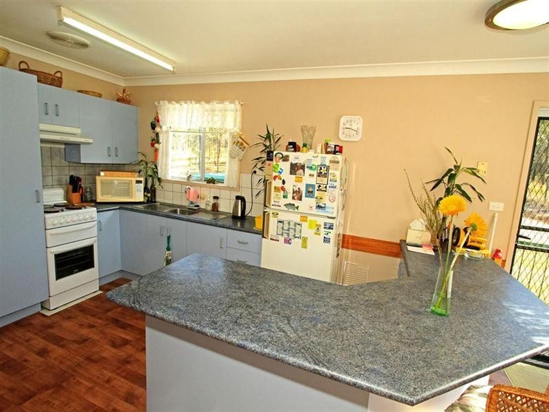 11 Albert Street, Stanwell QLD 4702