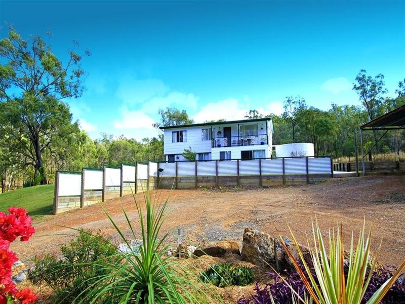11 Albert Street, Stanwell QLD 4702