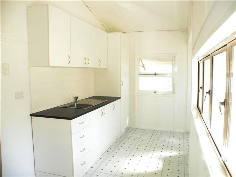 415 Campbell Street, Depot Hill QLD 4700