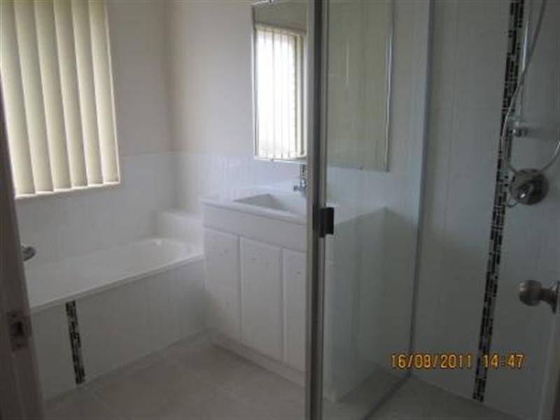 26 William Close, Gracemere QLD 4702