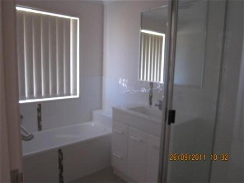 12 Kerrie Meares Crescent, Gracemere QLD 4702