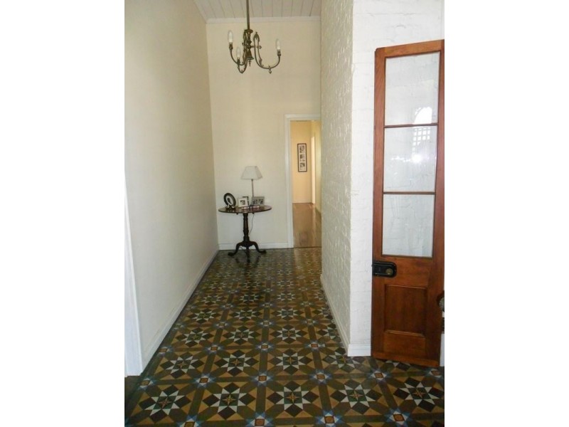 2 King Street, The Range QLD 4700