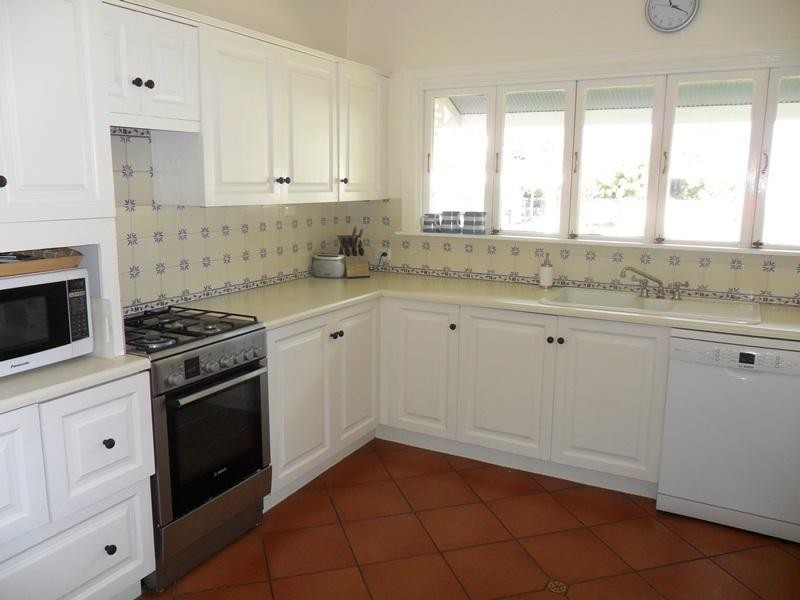 2 King Street, The Range QLD 4700