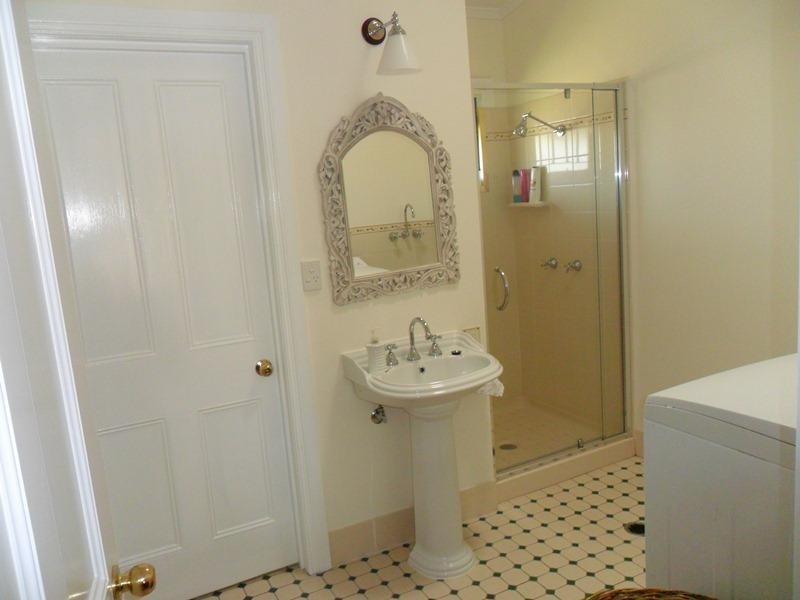 2 King Street, The Range QLD 4700