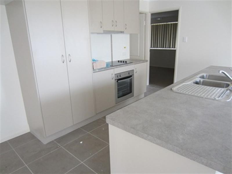 8 Justin Street, Gracemere QLD 4702
