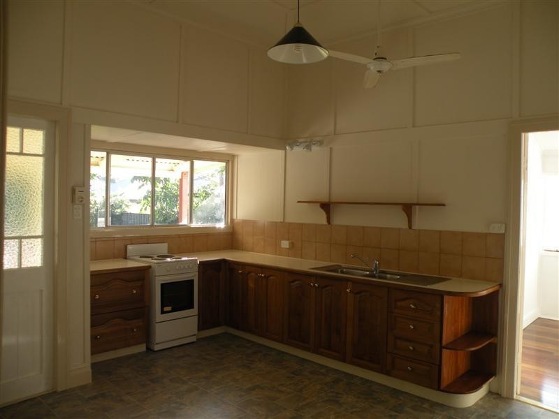 75 Armstrong Street, Berserker QLD 4701
