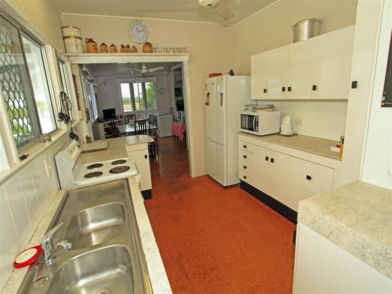 16 Private Street, Allenstown QLD 4700