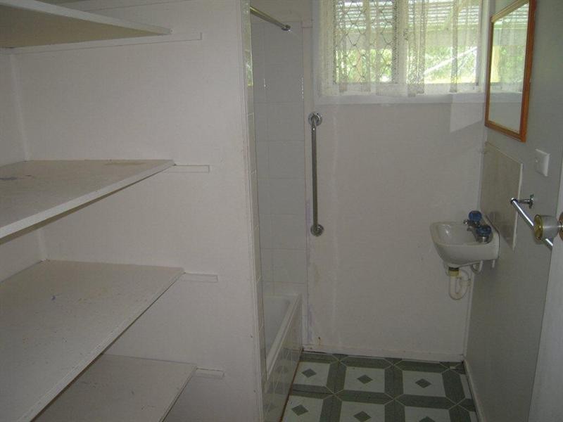 32 Symons Street, Park Avenue QLD 4701