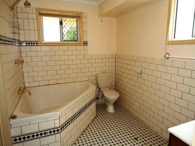 36 Ross Street, Allenstown QLD 4700