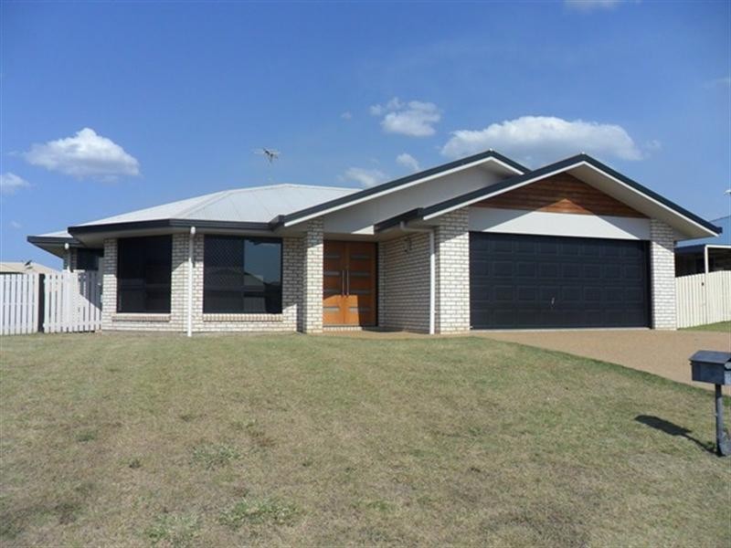 15 Joseph Street, Gracemere QLD 4702