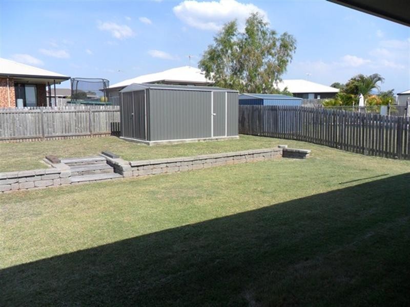 15 Joseph Street, Gracemere QLD 4702