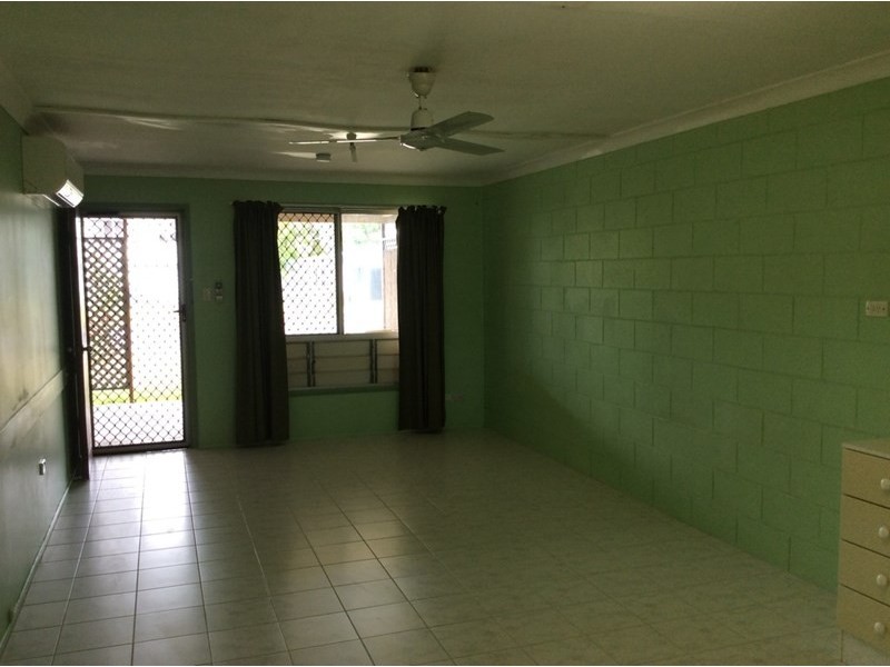 2/258 Richardson Road, Park Avenue QLD 4701