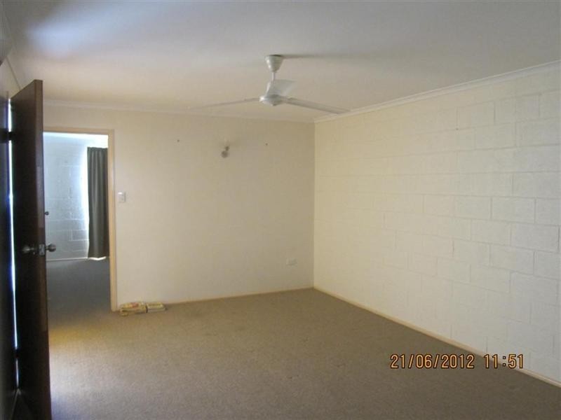 2/322 Warnock Street, Koongal QLD 4701