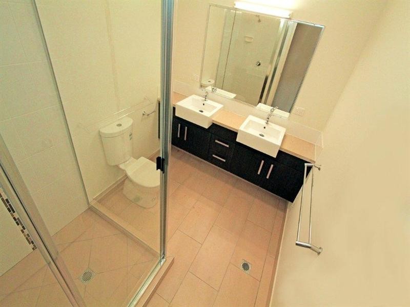 Unit 9 Cnr Wakefield Street and Upper Dawson Road, Allenstown QLD 4700