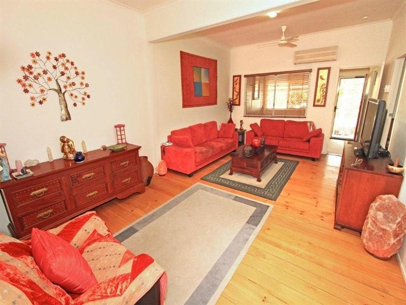 8 Thornton Street, Park Avenue QLD 4701