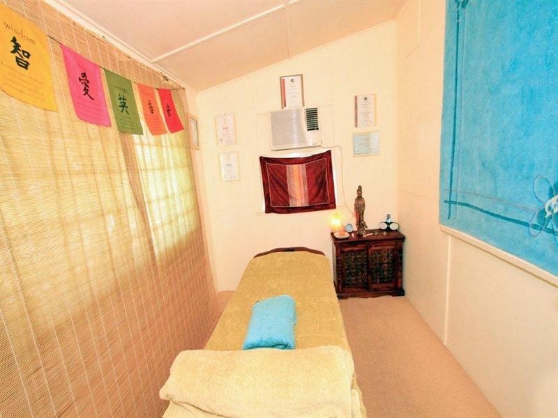 8 Thornton Street, Park Avenue QLD 4701