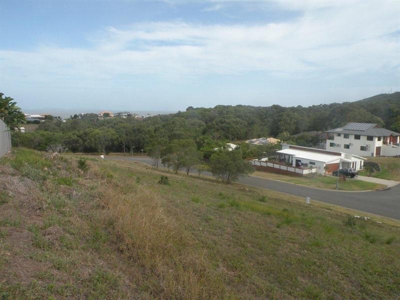 12 Cook Avenue, Pacific Heights QLD 4703