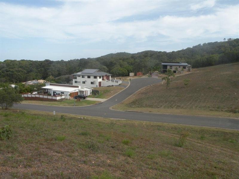 12 Cook Avenue, Pacific Heights QLD 4703