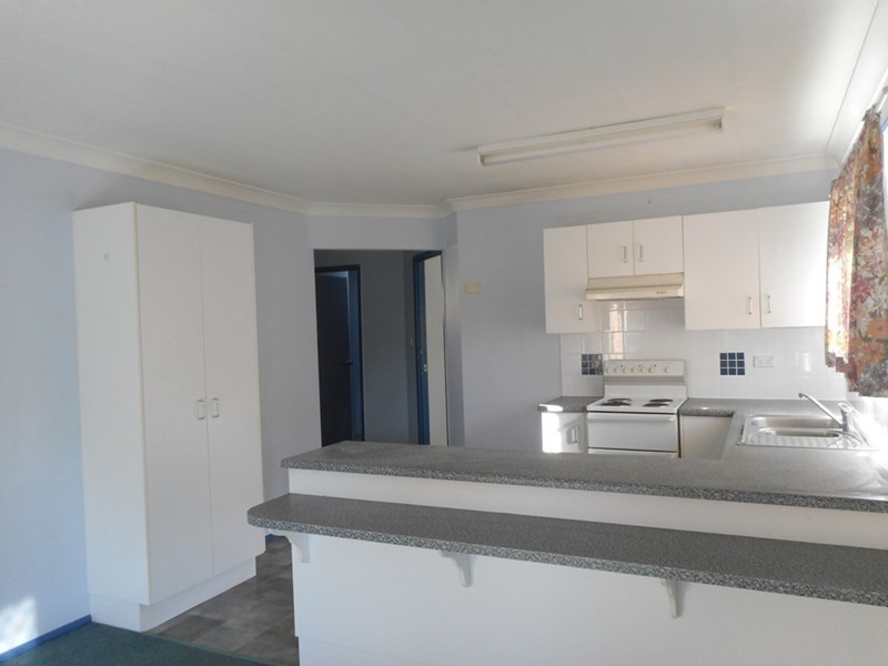 2/143 Denham Street, Allenstown QLD 4700