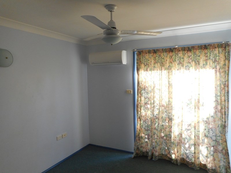 2/143 Denham Street, Allenstown QLD 4700