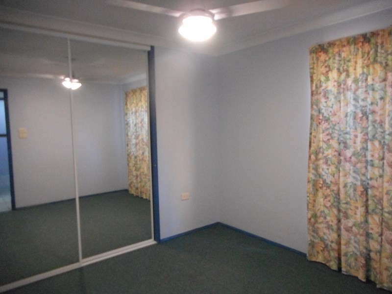 2/143 Denham Street, Allenstown QLD 4700