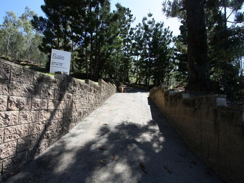 8 Rainbow Court, Frenchville QLD 4701