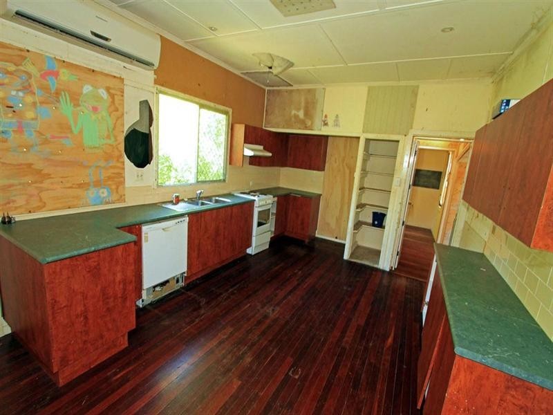 100 Park Street, Park Avenue QLD 4701