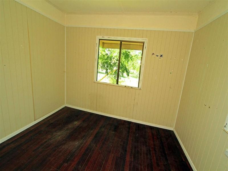 100 Park Street, Park Avenue QLD 4701
