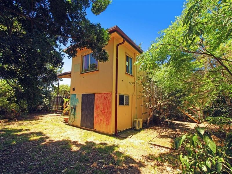 100 Park Street, Park Avenue QLD 4701
