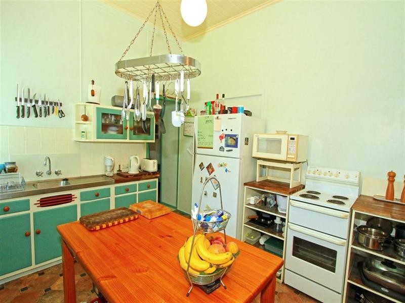 17 Elphinstone Street, Berserker QLD 4701